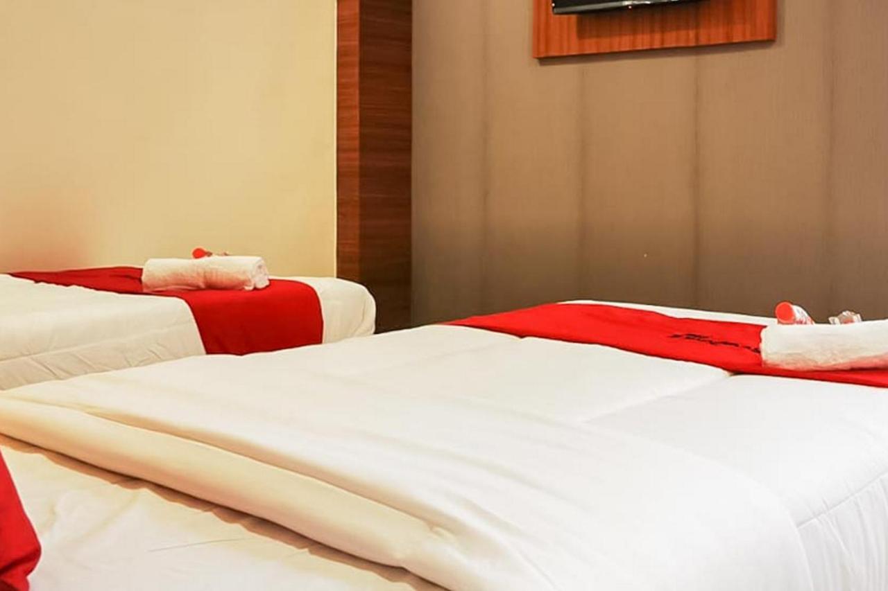 RedDoorz Plus @ Taman Madiun Bagian luar foto