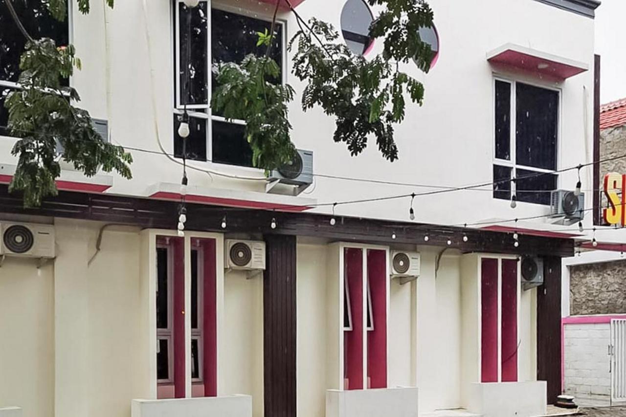 RedDoorz Plus @ Taman Madiun Bagian luar foto