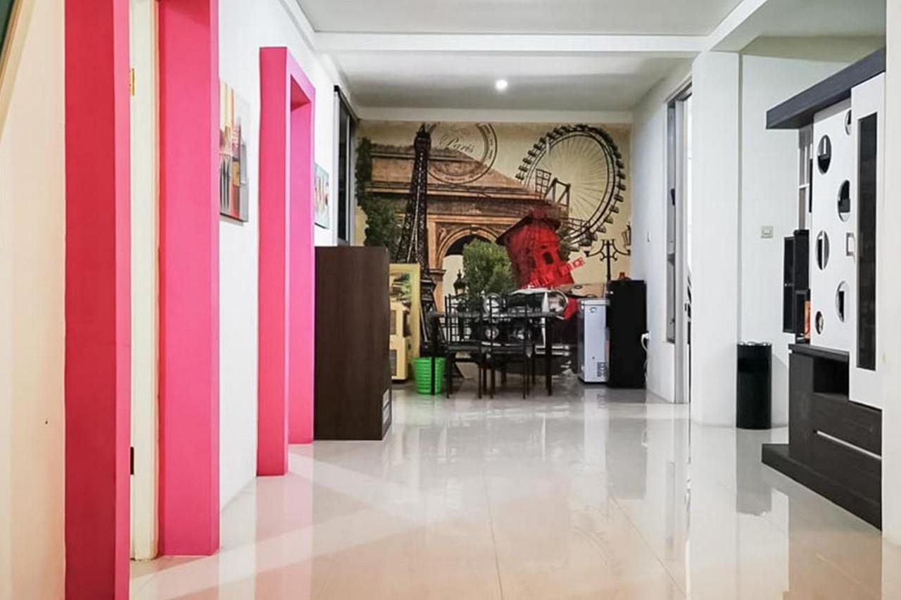 RedDoorz Plus @ Taman Madiun Bagian luar foto